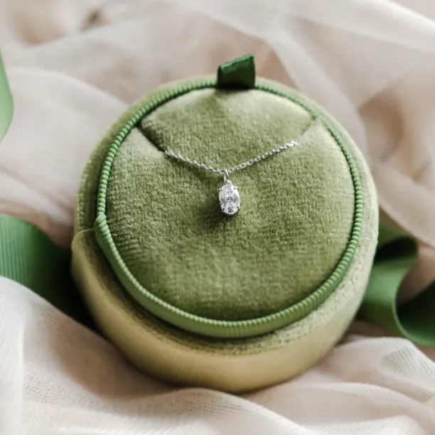 Gold pendant with oval lab created diamond VIV Image