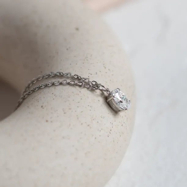 Gold pendant with oval lab created diamond VIV Image