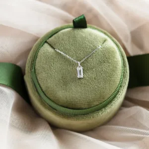 Gold pendant with lab-grown diamond ARRIA Thumbnail