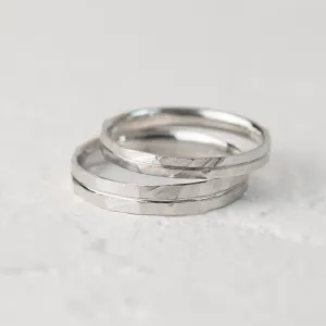Elegant hammered wedding rings with line LADO Thumbnail