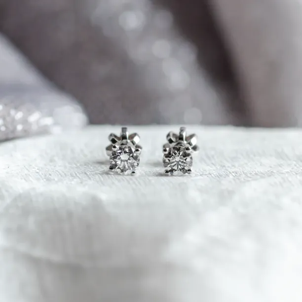 Classic earrings with diamonds ESTELLE Image
