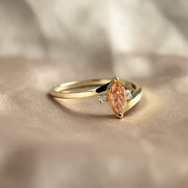 Gold ring with orange and white lab grown diamnods PESCA Image