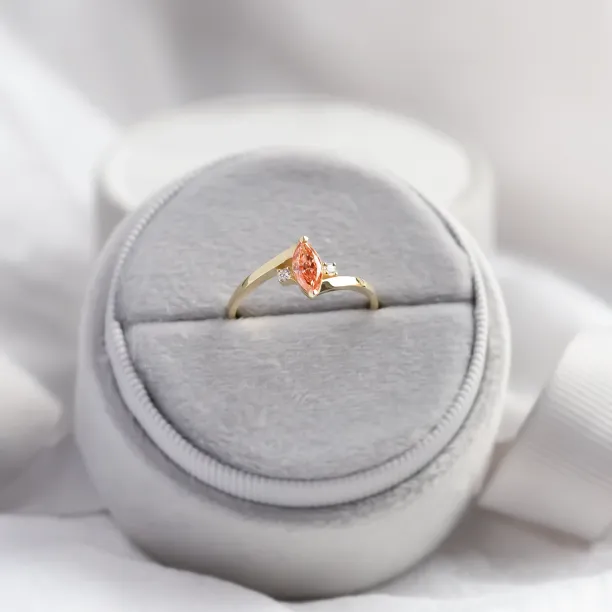 Gold ring with orange and white lab grown diamnods PESCA Image