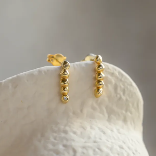 Minimalist gold diamond earrings CHANTAL Image