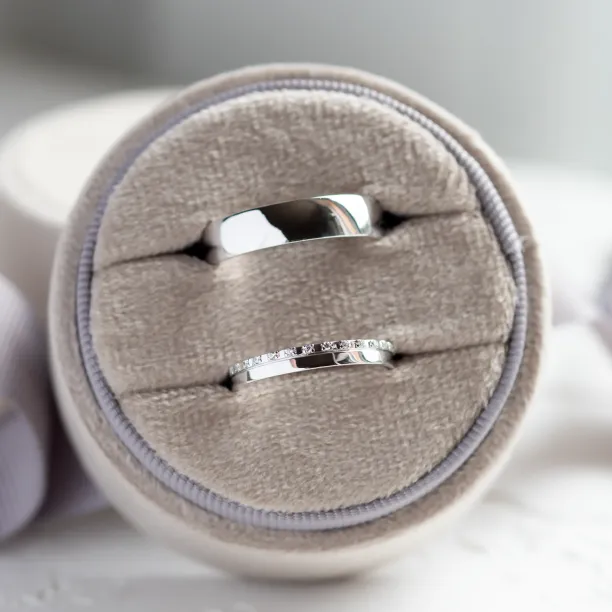 Minimalist diamond wedding rings TRADIZIONE Image