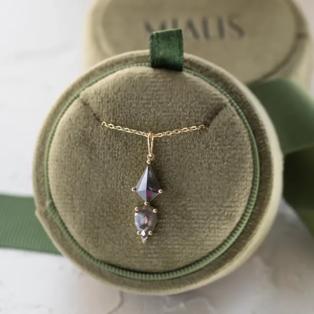 Extravagant salt and pepper diamond necklace SIGNATURE Image