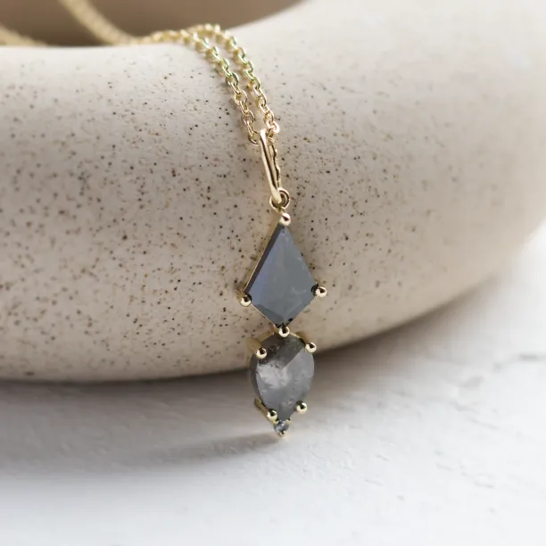 Extravagant salt and pepper diamond necklace SIGNATURE Image