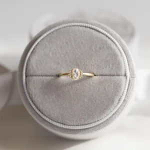 Lab grown diamond ring in vintage style LIRA Thumbnail