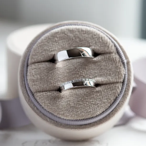 Diamond wedding rings TRADITIO Image