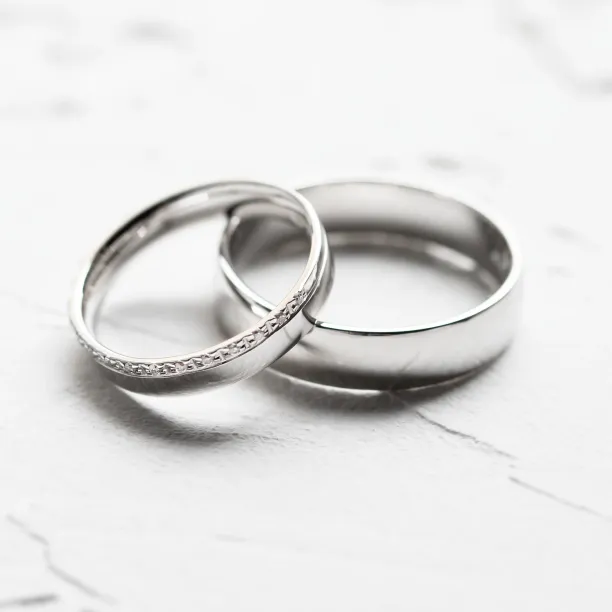 Diamond wedding rings TRADITIO Image