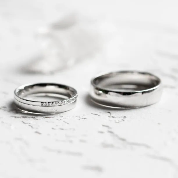 Diamond wedding rings TRADITIO Image