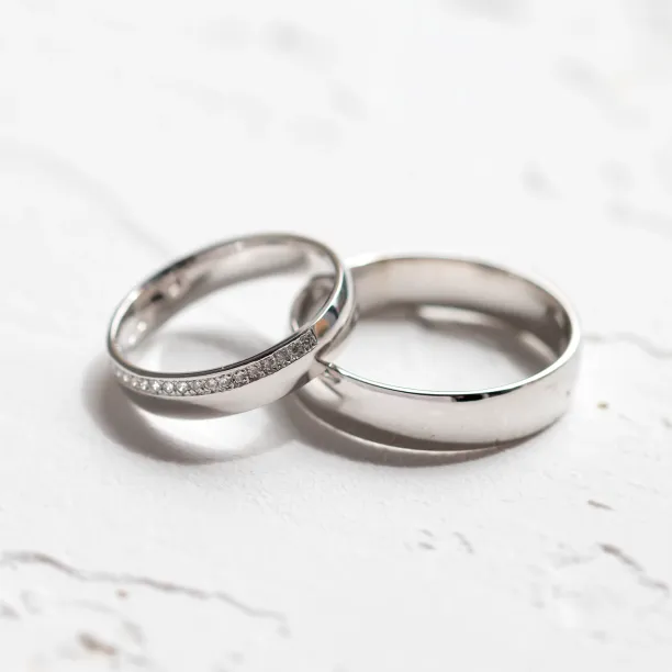 His and hers wedding rings TRADITION Image
