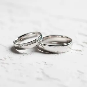 His and hers wedding rings TRADITION