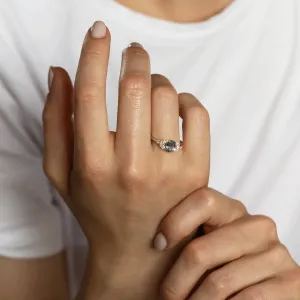 Oval sapphire ring with diamonds CADETIE Thumbnail