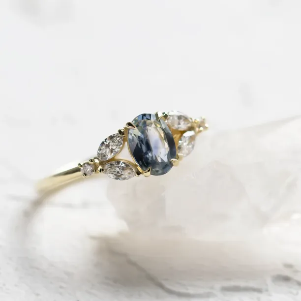 Oval sapphire ring with diamonds CADETIE Image