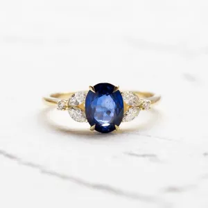 Oval sapphire ring with diamonds CADETIE Thumbnail