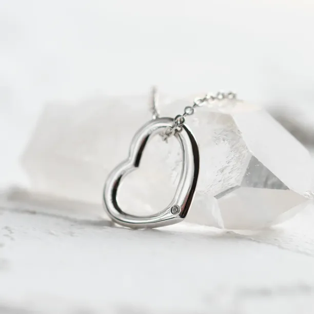 Diamond heart pendant AIVA Image