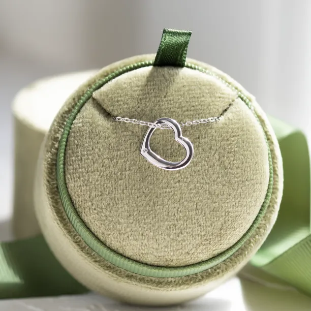 Diamond heart pendant AIVA Image