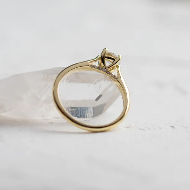 Luxury lab-grown diamond engagement ring LUCIENNE Image