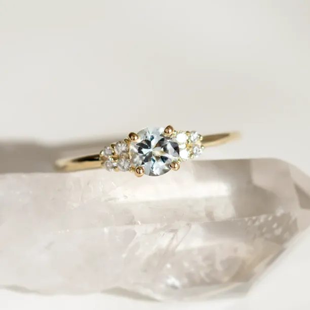 Dainty round aquamarine ring gold AZZURRO Image