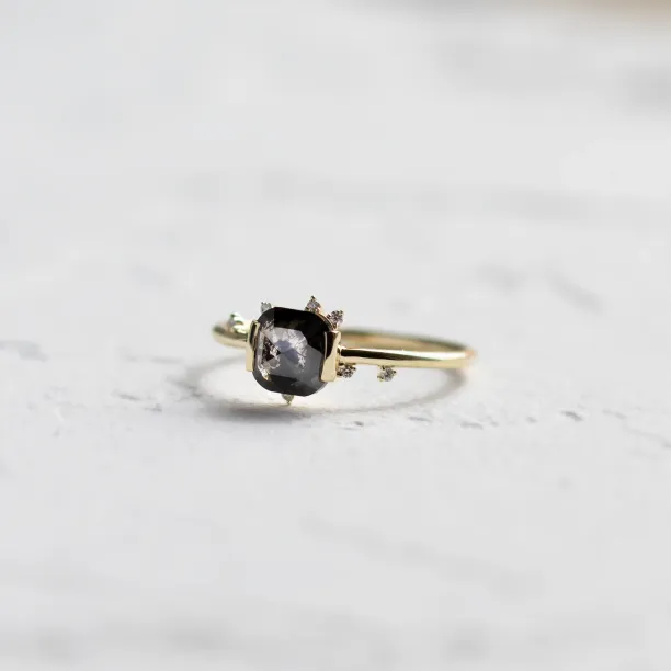Cluster salt and pepper diamond ring WINNIE Image