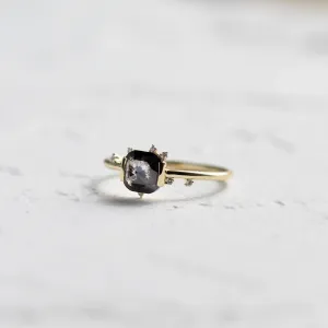 Cluster salt and pepper diamond ring WINNIE Thumbnail