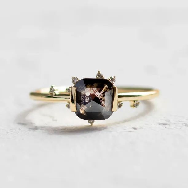 Cluster salt and pepper diamond ring WINNIE Image