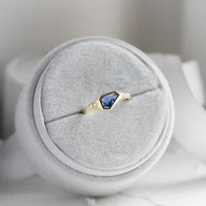 Atypical ring with asymmetric sapphire and diamonds ELOWEN Thumbnail