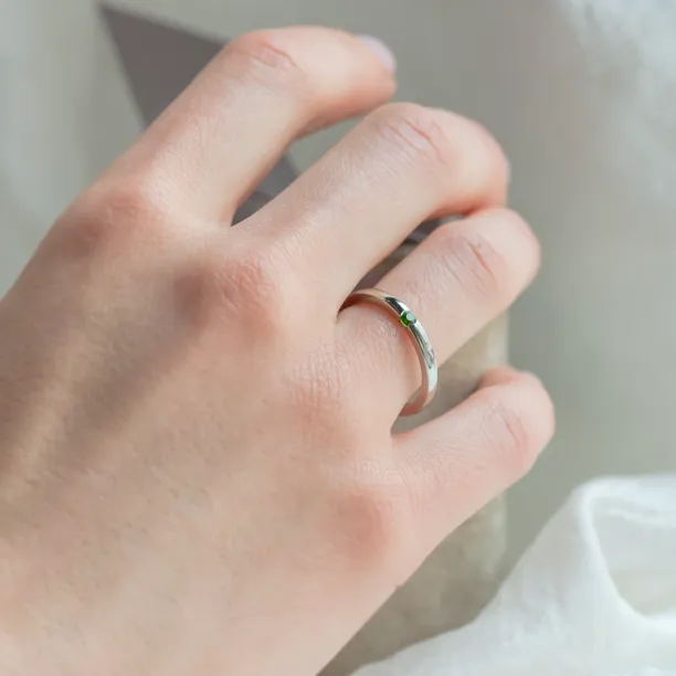 Minimalist solitaire lab-grown emerald ring LINA Image