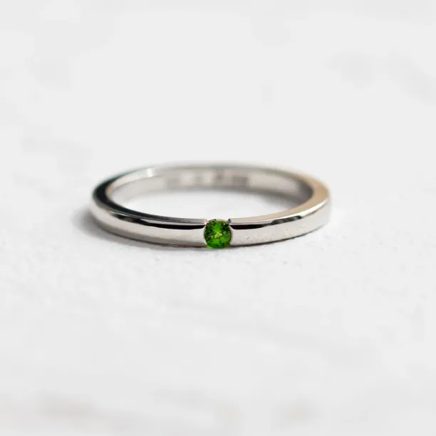 Minimalist solitaire lab-grown emerald ring LINA Image