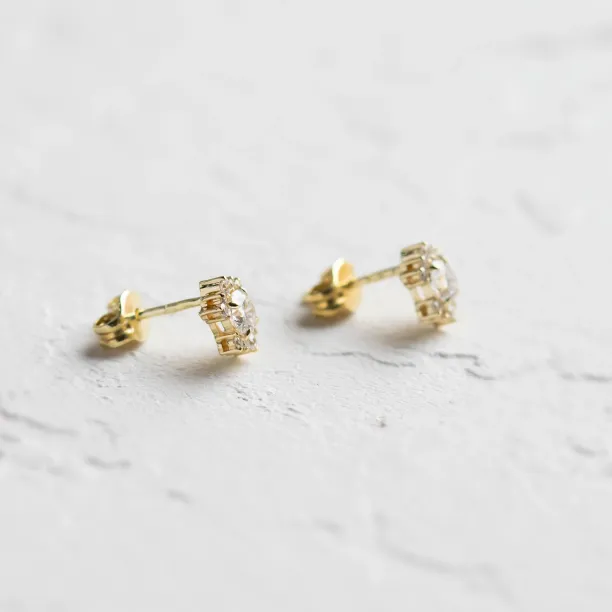 Lab grown diamond stud earrings AMOREA Image
