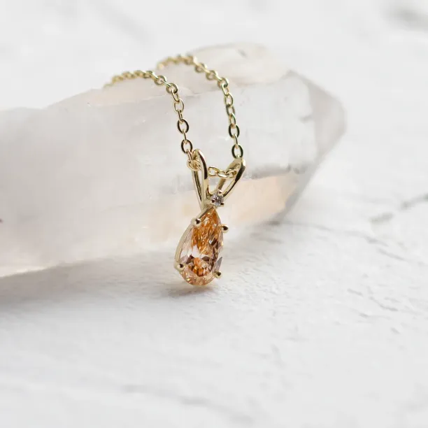 Gold pendant with orange lab grown diamond and classic diamond SOLARIS Image