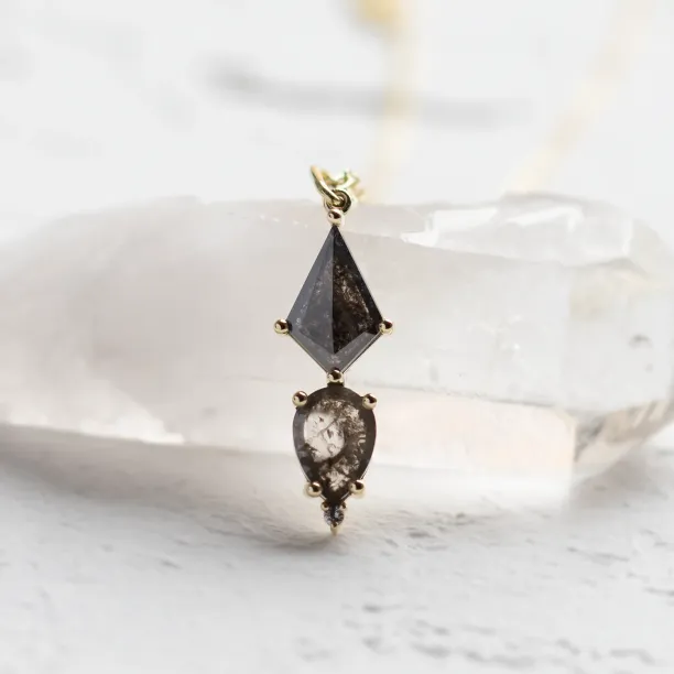 Extravagant salt and pepper diamond necklace SIGNATURE Image