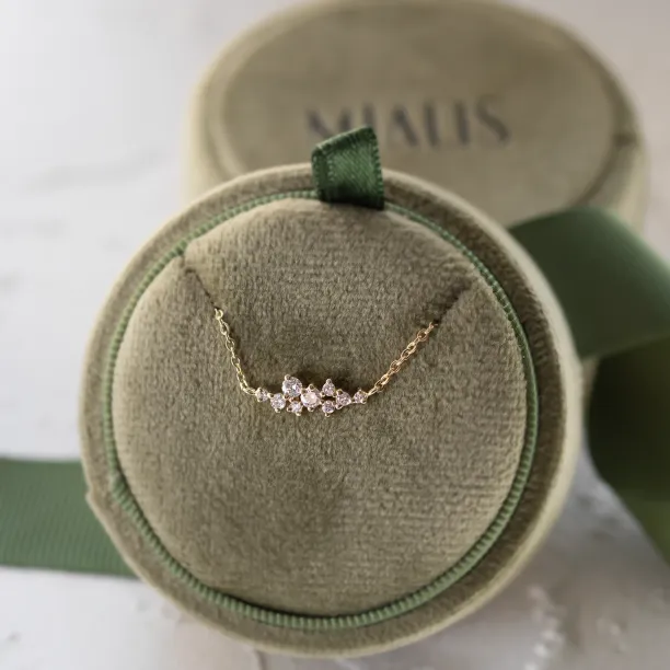 Lab-grown diamond cluster necklace KLAREEN Image