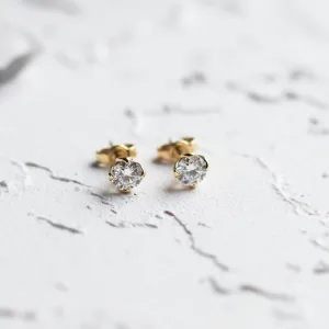 Minimalist moissanite earrings LUMIA Thumbnail