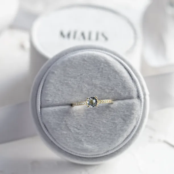 Elegant gold ring with aquamarine and diamonds ELYSIA Image