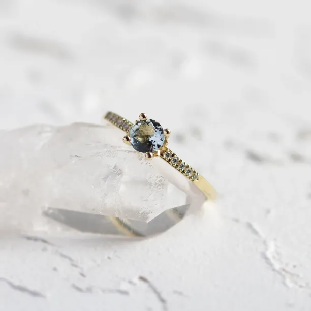 Elegant gold ring with aquamarine and diamonds ELYSIA Image