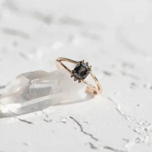 Unique salt and pepper and natural diamond ring SALOMINA Thumbnail