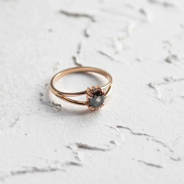 Unique salt and pepper and natural diamond ring SALOMINA Image