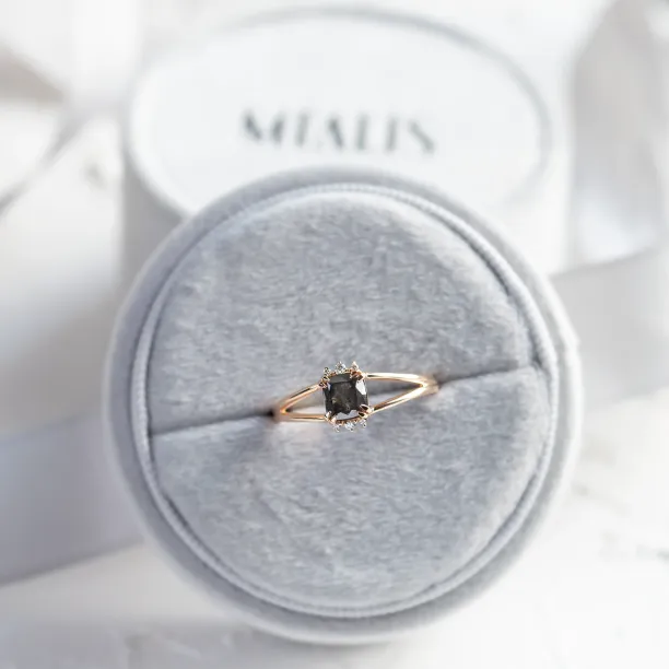 Unique salt and pepper and natural diamond ring SALOMINA Image