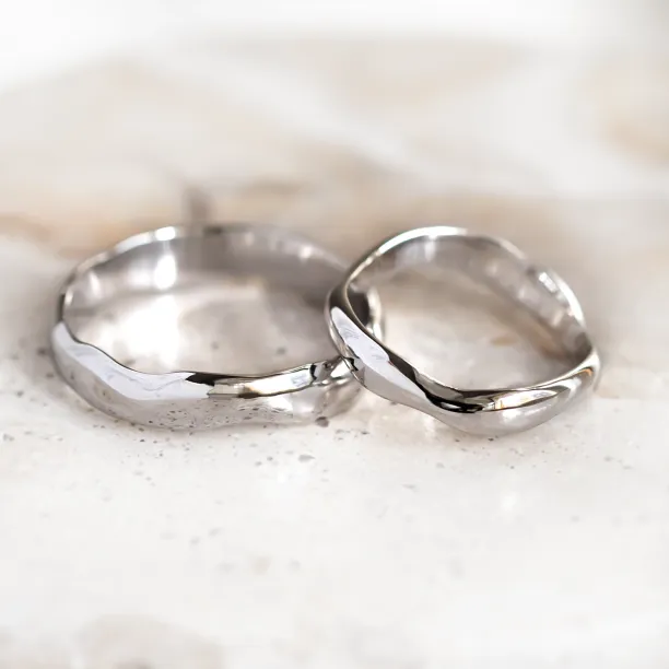 Irregular platinum wedding rings LUAPA Image