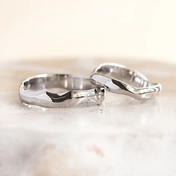 Irregular platinum wedding rings LUAPA Image