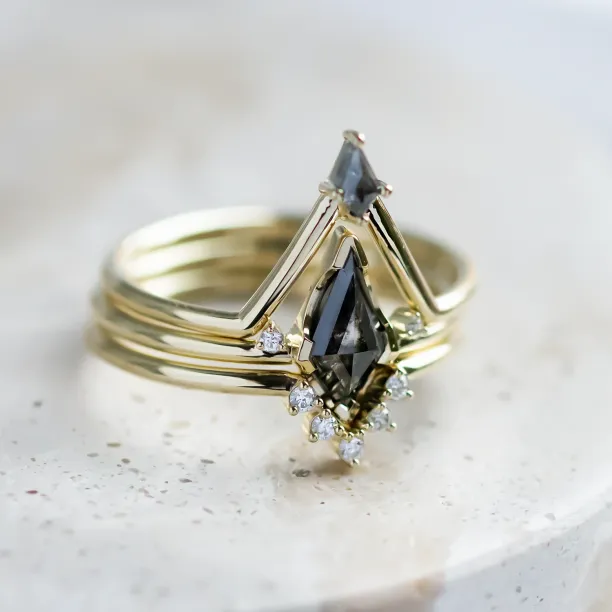 Set of three gold rings with classic and salt and pepper diamonds DIVINE Image