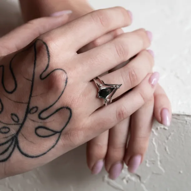 Kite salt and pepper diamond chevron wedding band NELLY Image