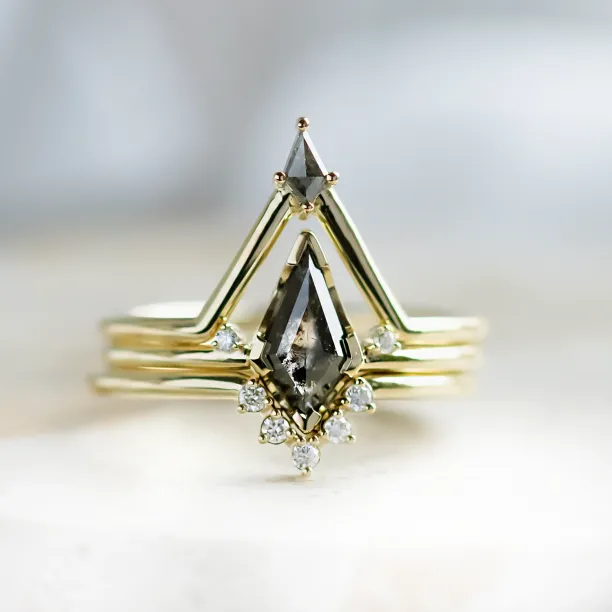 Kite salt and pepper diamond chevron wedding band NELLY Image