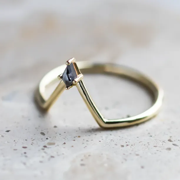 Kite salt and pepper diamond chevron wedding band NELLY Image