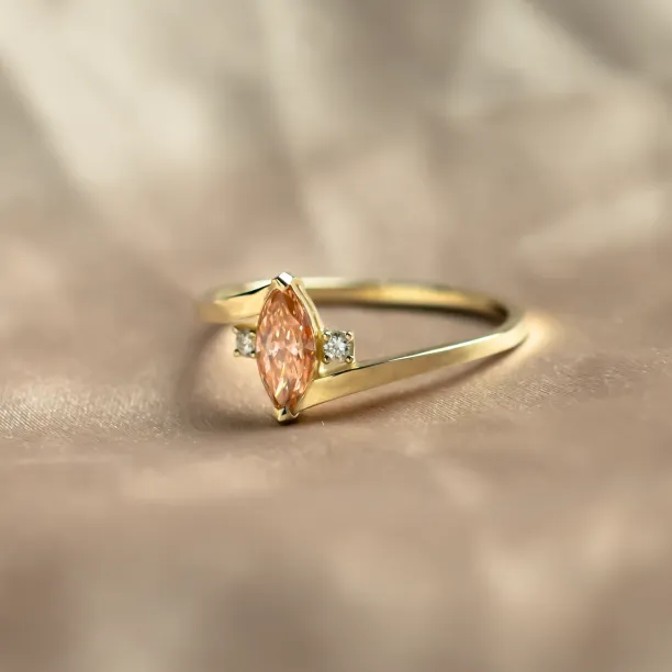 Gold ring with orange and white lab grown diamnods PESCA Image