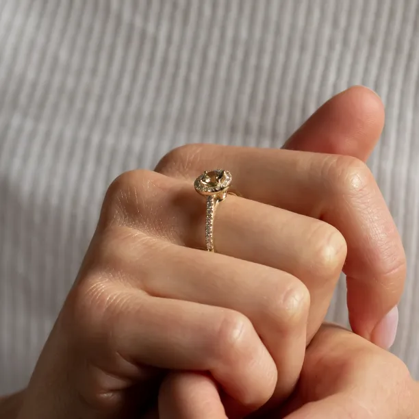 Sapphire and diamond halo ring GISE Image