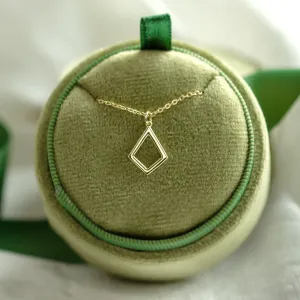 Gold kite necklace CLAUDIA Thumbnail