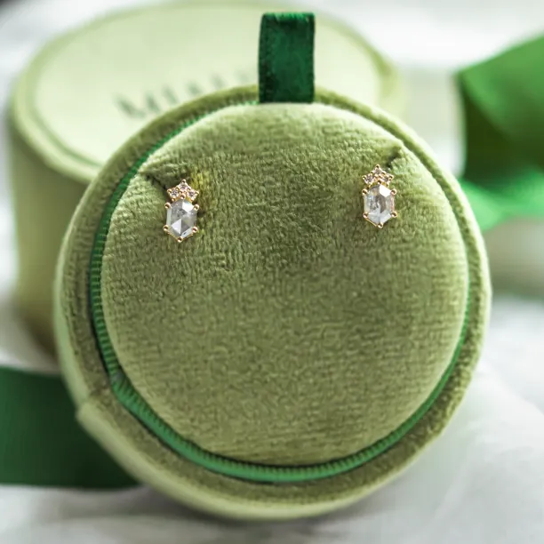 Salt and pepper diamond earrings studs TERRA Image